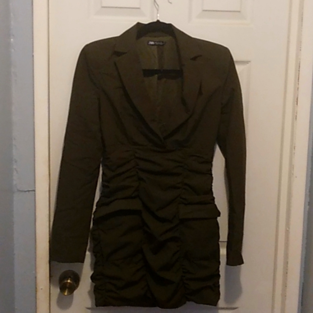 Ladies Zara green Dress, Sz  Medium